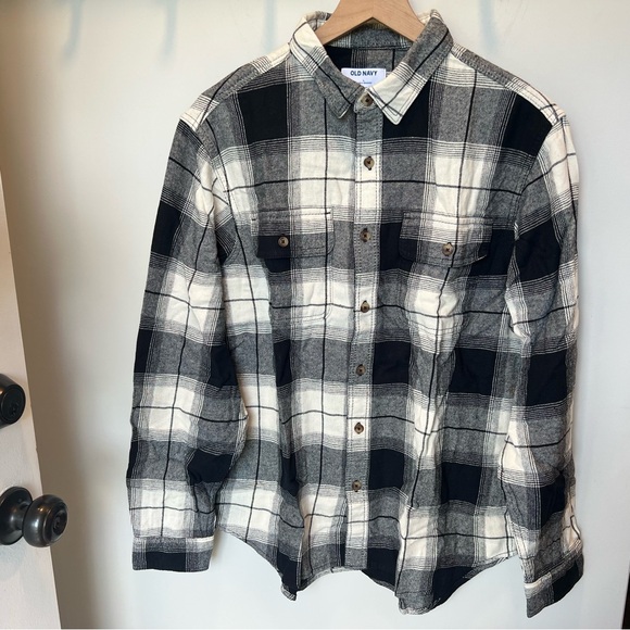 NWT Old Navy Men's Black and White Flannel Shirt - size L - Picture 3 of 9